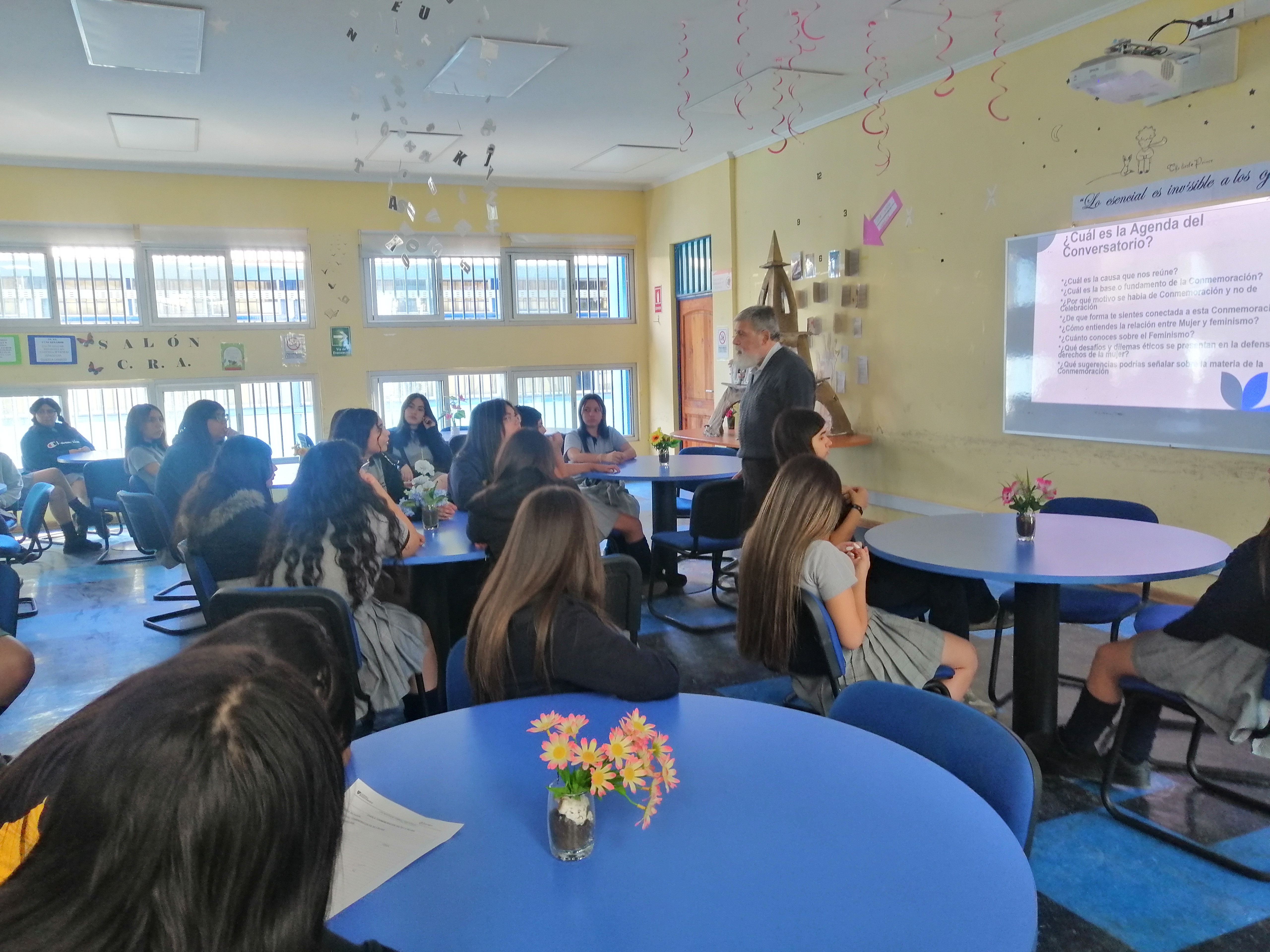 Conversatorio día de la mujer